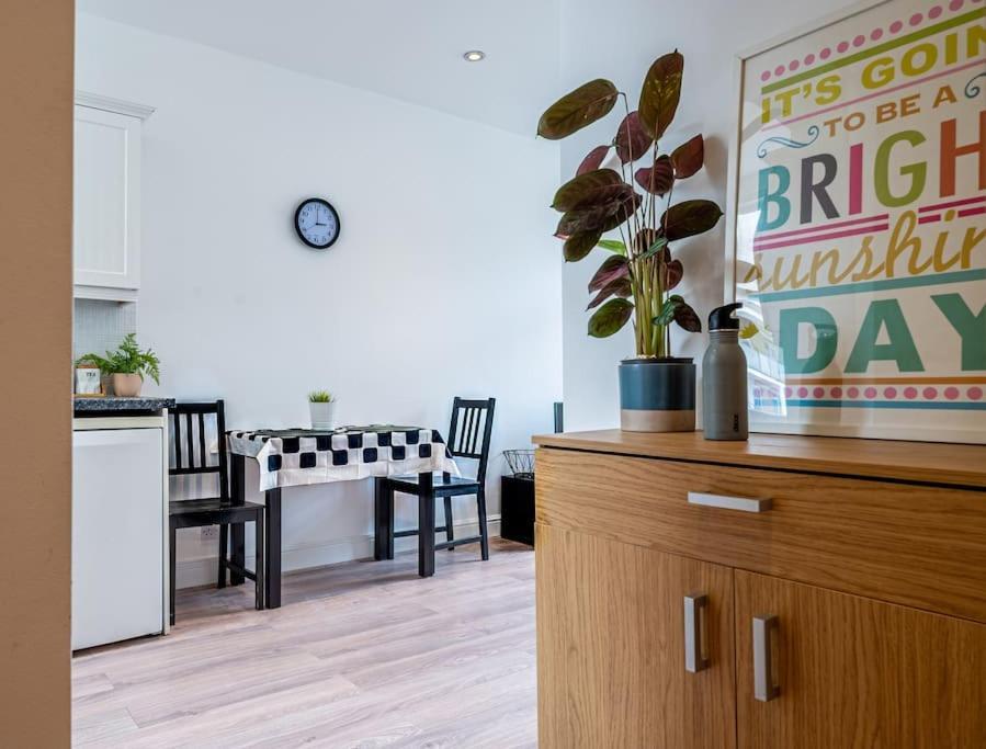 Cosy Flat In Central Ldn Payment To The Host Lejlighed London Eksteriør billede